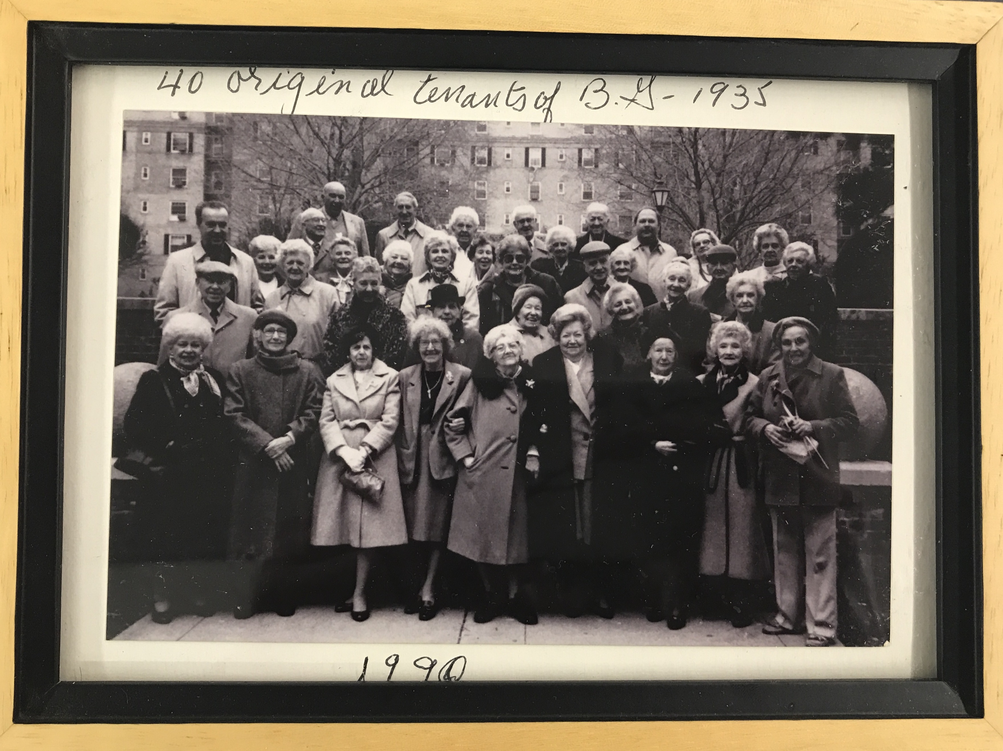 Photo taken of the 40 original residents of Boulevard Gardens in 1990